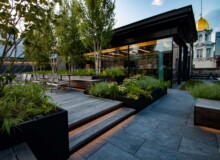 <a href="https://landscapearchitecturebuilt.com/staging/the-flatiron-institute">The Flatiron Institute</a>, <br>New York, NY, USA