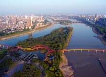 <a href="https://landscapearchitecturebuilt.com/staging/yanweizhou-park">Yanweizhou Park </a>, <br>Jinhua, Zhejiang Province, China