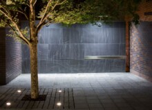 <a href="https://landscapearchitecturebuilt.com/staging/simons-center-for-geometry-and-physics">Simons Center for Geometry and Physics</a>, <br>University of New York, Stony Brook, NY, USA