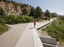 <a href="https://landscapearchitecturebuilt.com/guixeres-path">Guixeres path</a>, <br>Barcelona, Spain