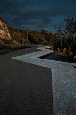 <a href="https://landscapearchitecturebuilt.com/guixeres-path">Guixeres path</a>, <br>Barcelona, Spain
