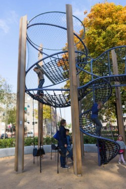 <a href="https://landscapearchitecturebuilt.com/frederik-hendrikplantsoen">Frederik Hendrikplantsoen</a>, <br>Amsterdam, Netherlands