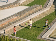 <a href="https://landscapearchitecturebuilt.com/maquina-de-batre-square">Màquina de Batre Square</a>, <br>Barcelona, Spain