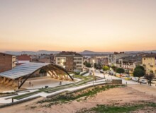 <a href="https://landscapearchitecturebuilt.com/maquina-de-batre-square">Màquina de Batre Square</a>, <br>Barcelona, Spain