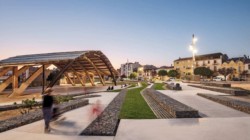 <a href="https://landscapearchitecturebuilt.com/maquina-de-batre-square">Màquina de Batre Square</a>, <br>Barcelona, Spain