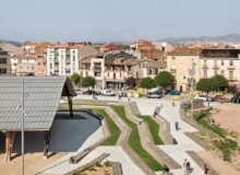 <a href="https://landscapearchitecturebuilt.com/maquina-de-batre-square">Màquina de Batre Square</a>, <br>Barcelona, Spain