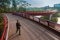 <a href="https://landscapearchitecturebuilt.com/yanweizhou-park">Yanweizhou Park </a>, <br>Jinhua, Zhejiang Province, China