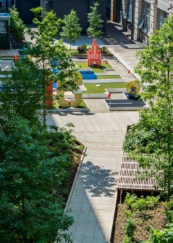 <a href="https://landscapearchitecturebuilt.com/industry-city-courtyard-5-6">Industry City Courtyard 5-6</a>, <br>Sunset Park, Brooklyn, NY, USA