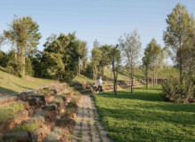 <a href="https://landscapearchitecturebuilt.com/forest-path-roques-blanques">Forest path in the Roques Blanques Cemetery</a>, <br>Barcelona, Spain