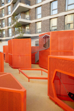 <a href="https://landscapearchitecturebuilt.com/plot-5">East Village - Plot 5 play space</a>, <br>London, UK