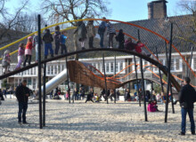 <a href="https://landscapearchitecturebuilt.com/play-garland-oosterpark">Play garland in Oosterpark</a>, <br>Amsterdam, the Netherlands