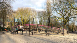 <a href="https://landscapearchitecturebuilt.com/play-garland-oosterpark">Play garland in Oosterpark</a>, <br>Amsterdam, the Netherlands