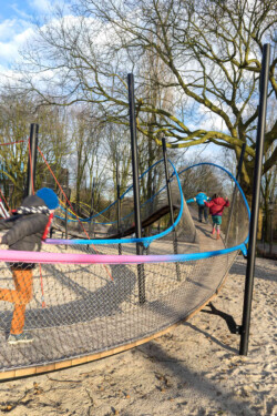 <a href="https://landscapearchitecturebuilt.com/play-garland-oosterpark">Play garland in Oosterpark</a>, <br>Amsterdam, the Netherlands